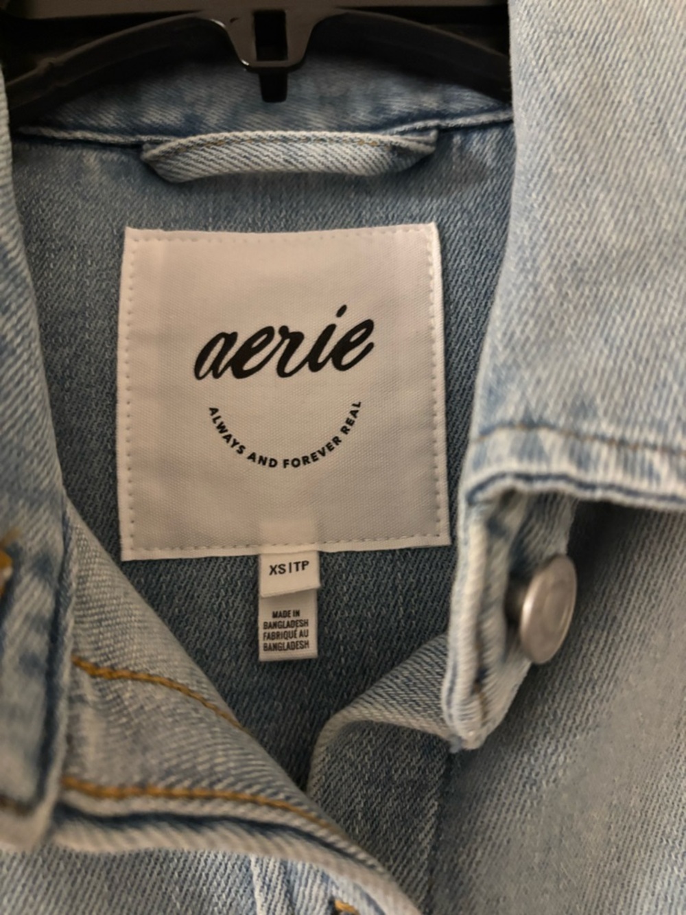 Aerie cropped light denim jacket new - Picture 2 of 3